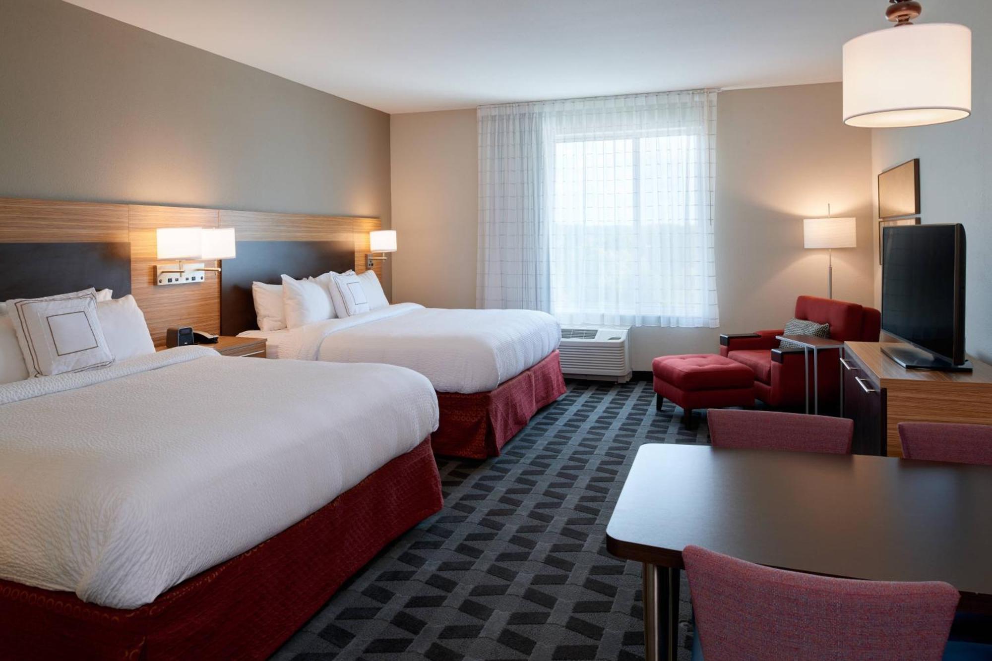 Towneplace By Marriott Cleveland Hotel